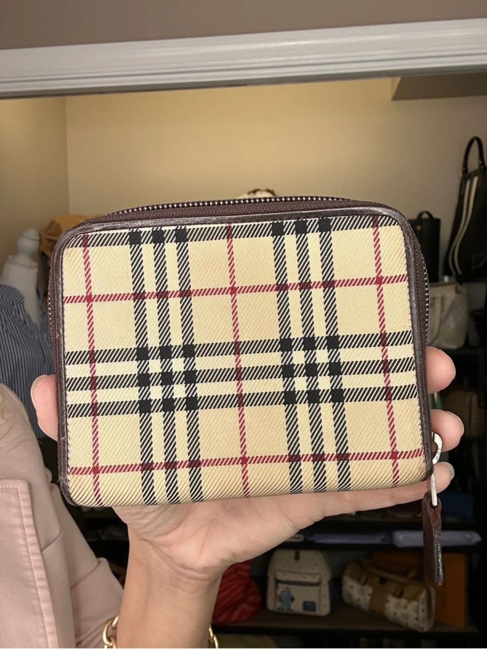 Authentic Burberry Nova Check wallet Canvas and Brown Leather Zip Wallet - Picture 2 of 11